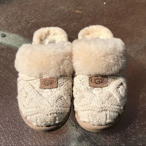 UGG SLIPPERS